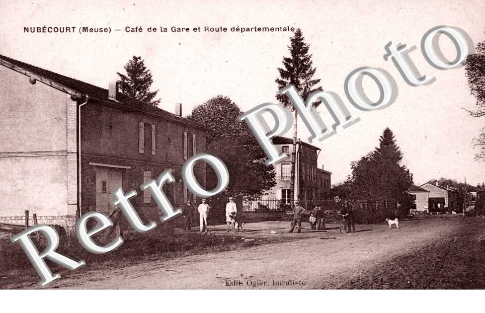 Cafe de la gare et route departementale