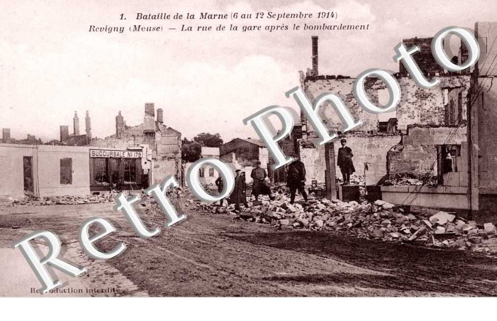 la rue de la Gare apres le Bombardement