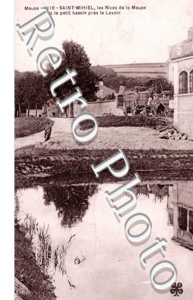 les Rives de la Meuse et le petit bassin pres du Lavoir