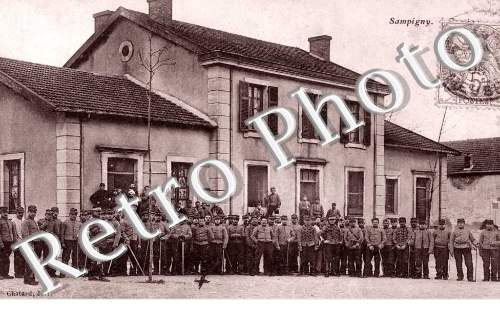 Un groupement de soldats
