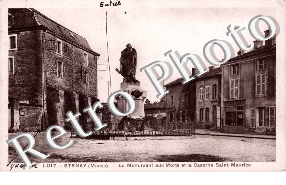 le monument aux morts  et la caserne Saint-Maurice