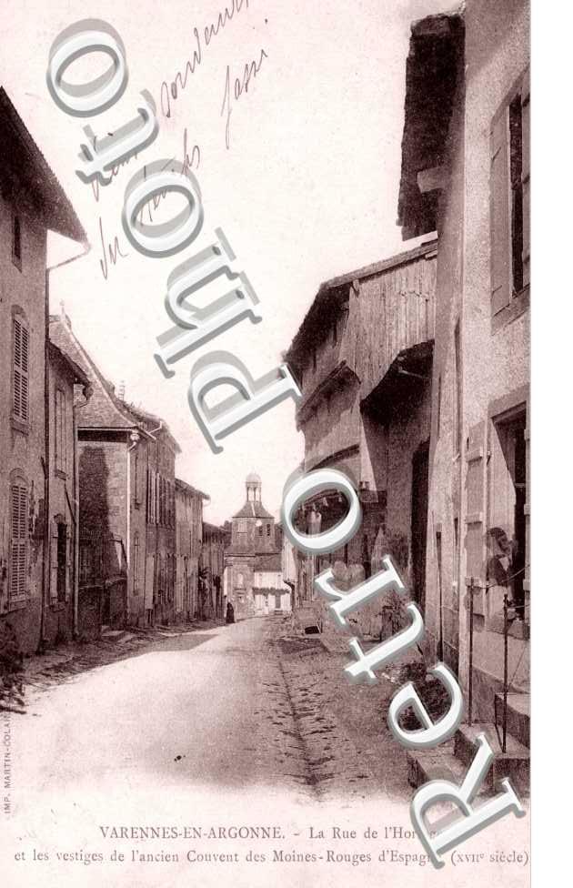 la Rue de l'Horloge et les vestiges de l'ancien couvent des Moines Rouges d'Espagne (XVII° siecle