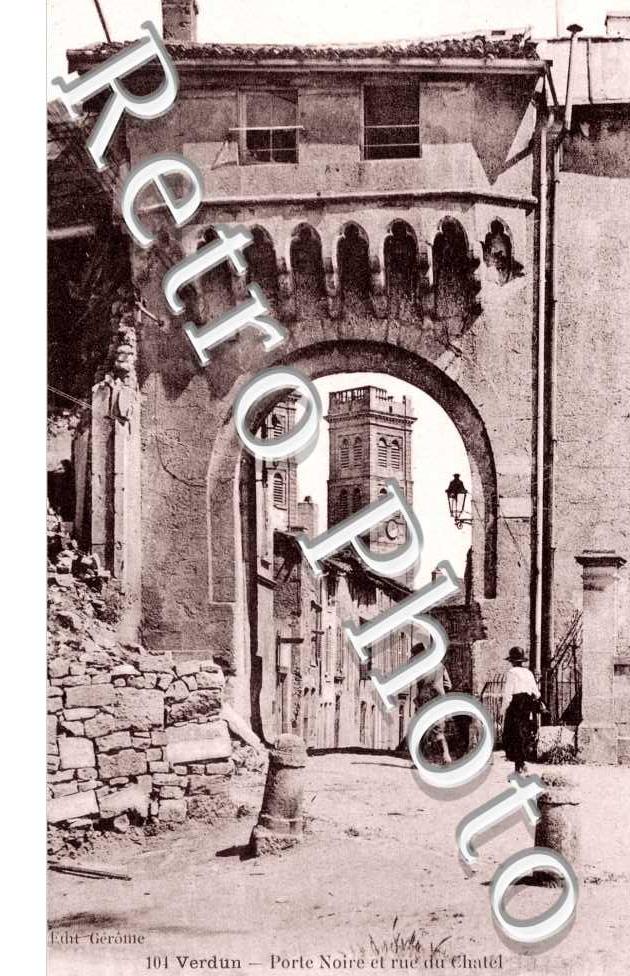 porte noire et rue du chatel