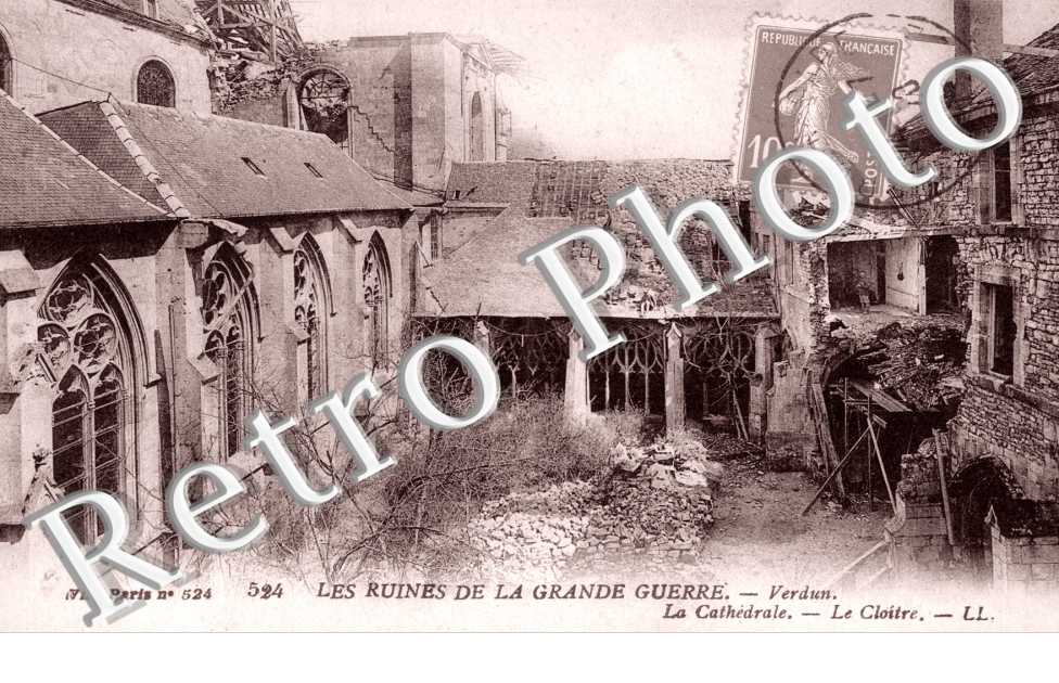la Cathedrale - le Cloitre en ruines