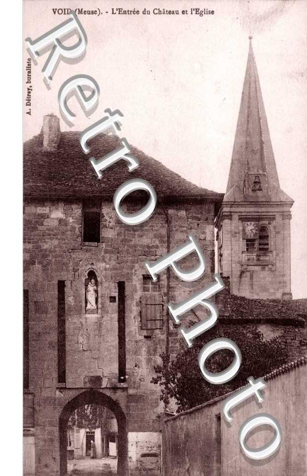 L'entree du Chateau et l'Eglise