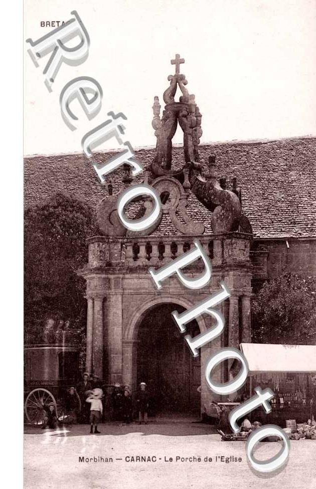 Le porche de l&#039;eglise