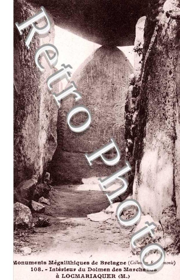 Interieur du Dolmen des Marchands