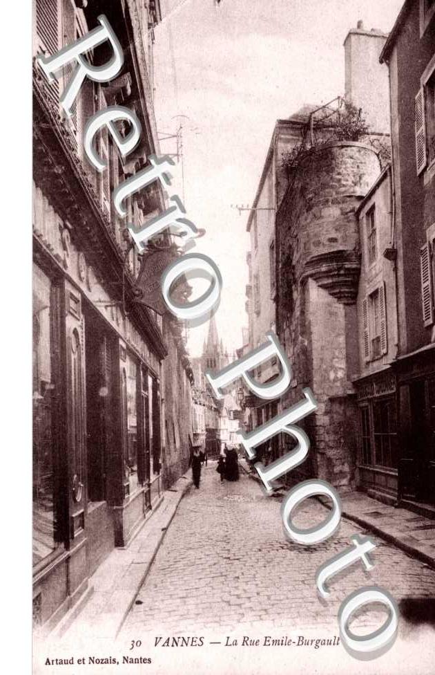 La rue Emile Burgault
