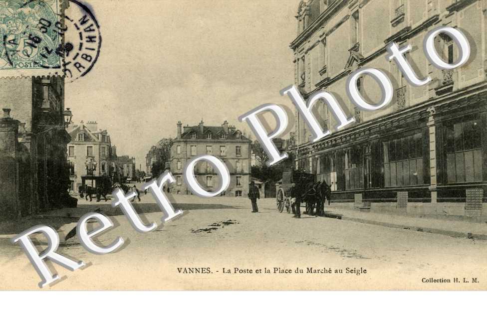 La poste et la place du marche au Seigle