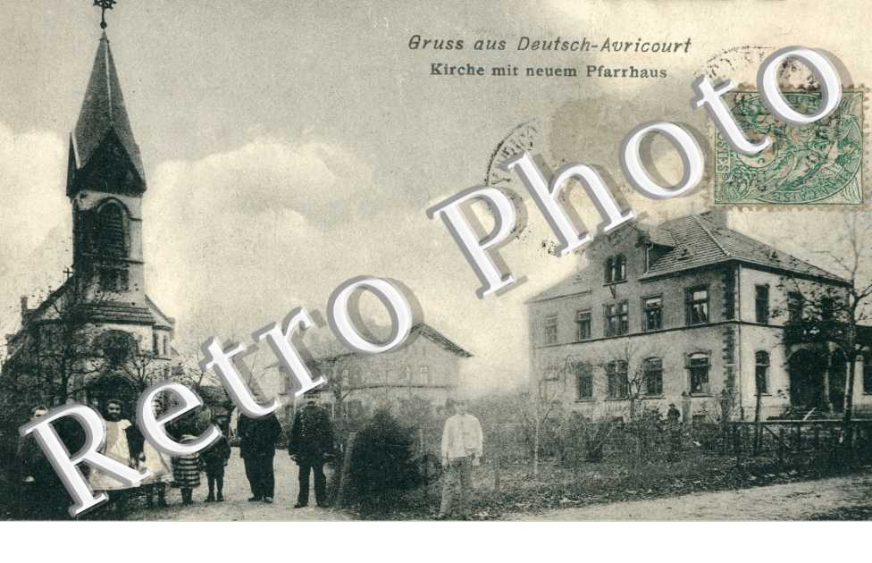 Kirche mit neuem Pfarrhaus