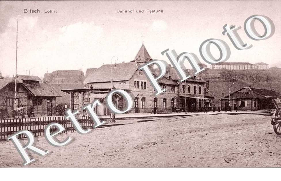 Bahnhof und Festung