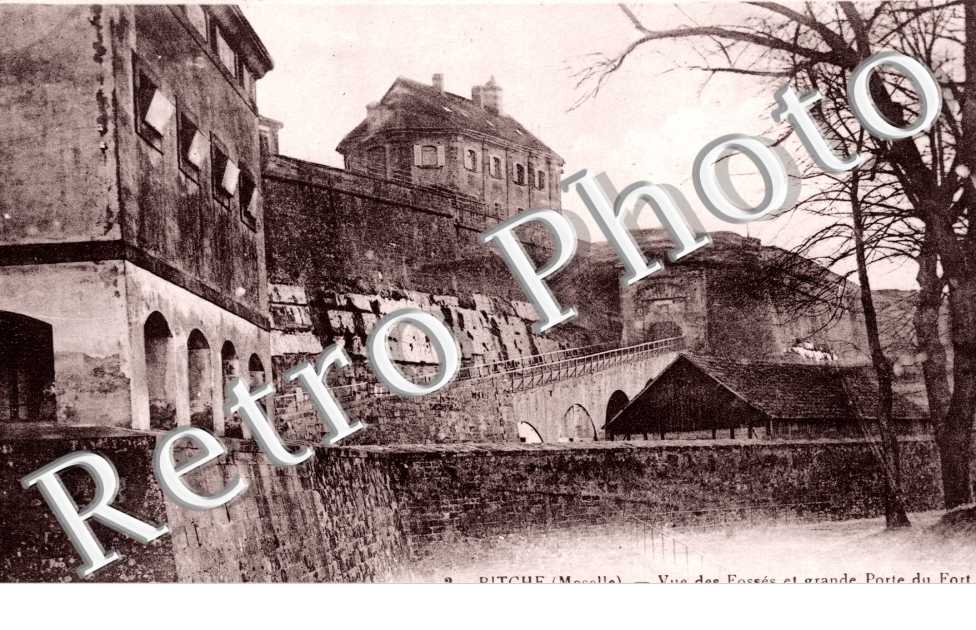 Vue des Fosses et grande Porte du Fort