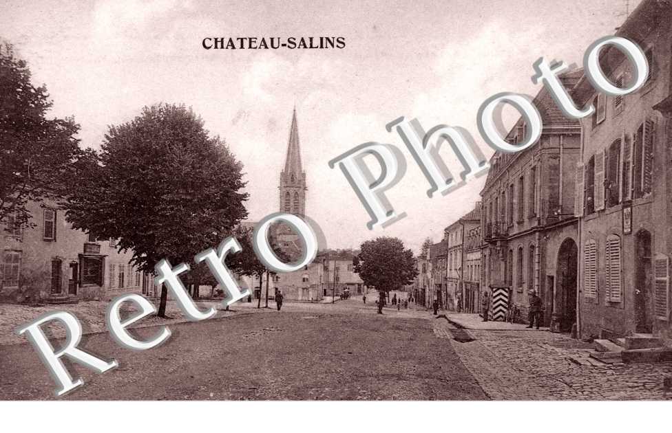 Une rue et l&#039;Eglise