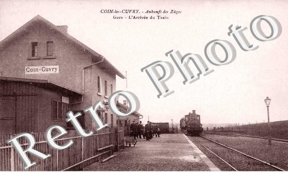Gare, l&#039;Arrivee du Train