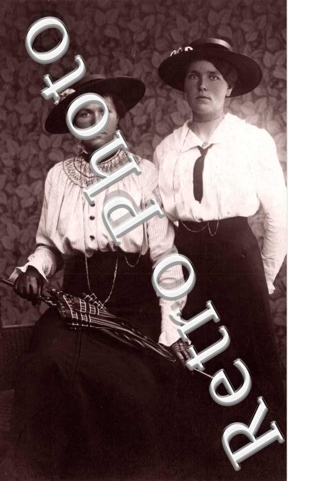 Portrait de deux jeunes femmes