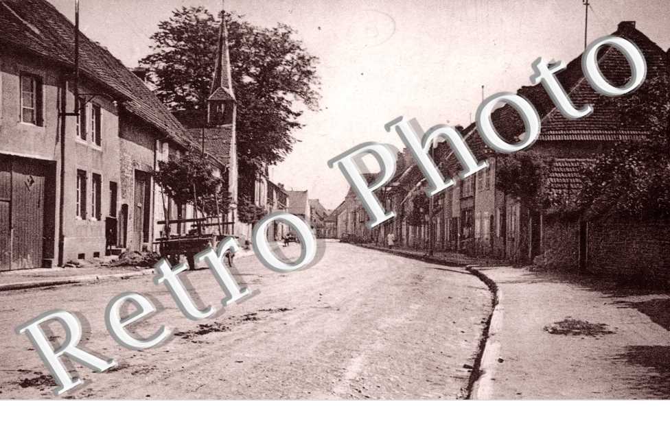Faubourg avec vieille Chapelle