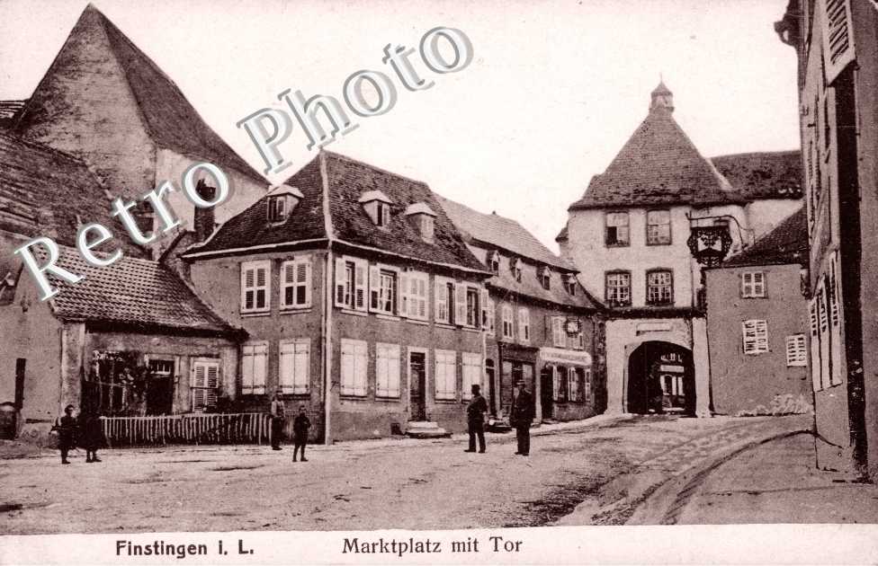 Marktplatz mit Tor