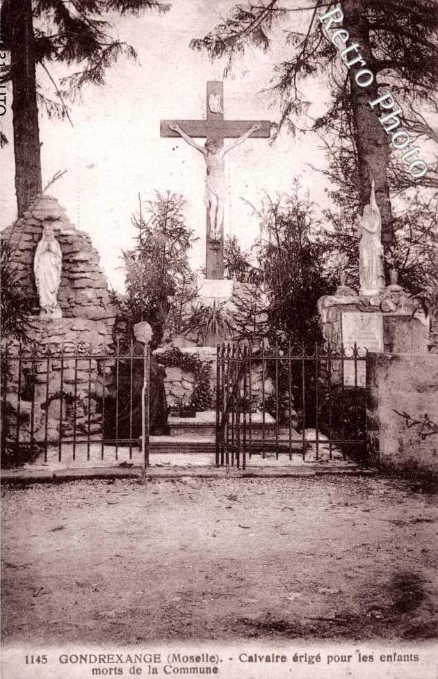 calvaire erige pour les enfants morts de la commune