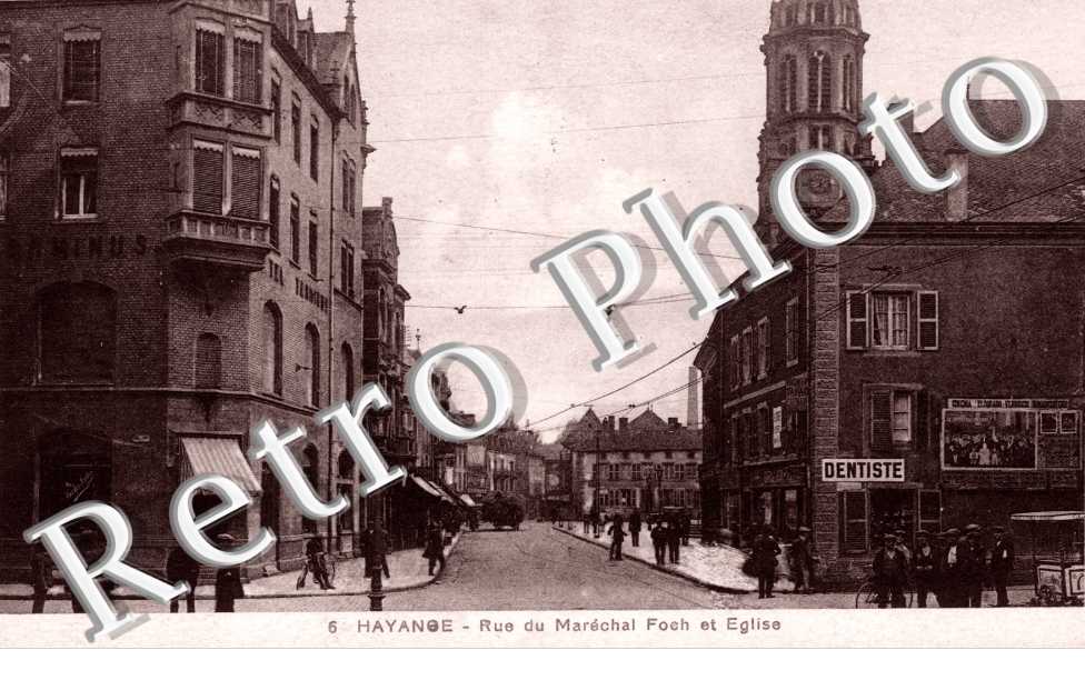 Rue du Marechal Foch et eglise