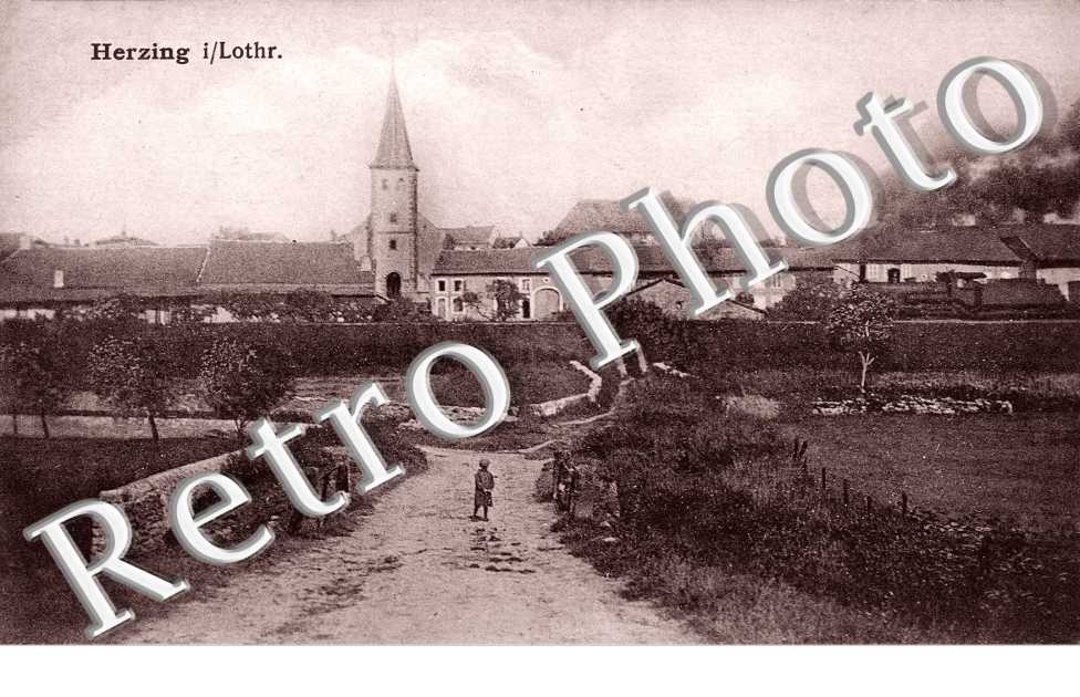 Vue Exterieure et l&#039;Eglise