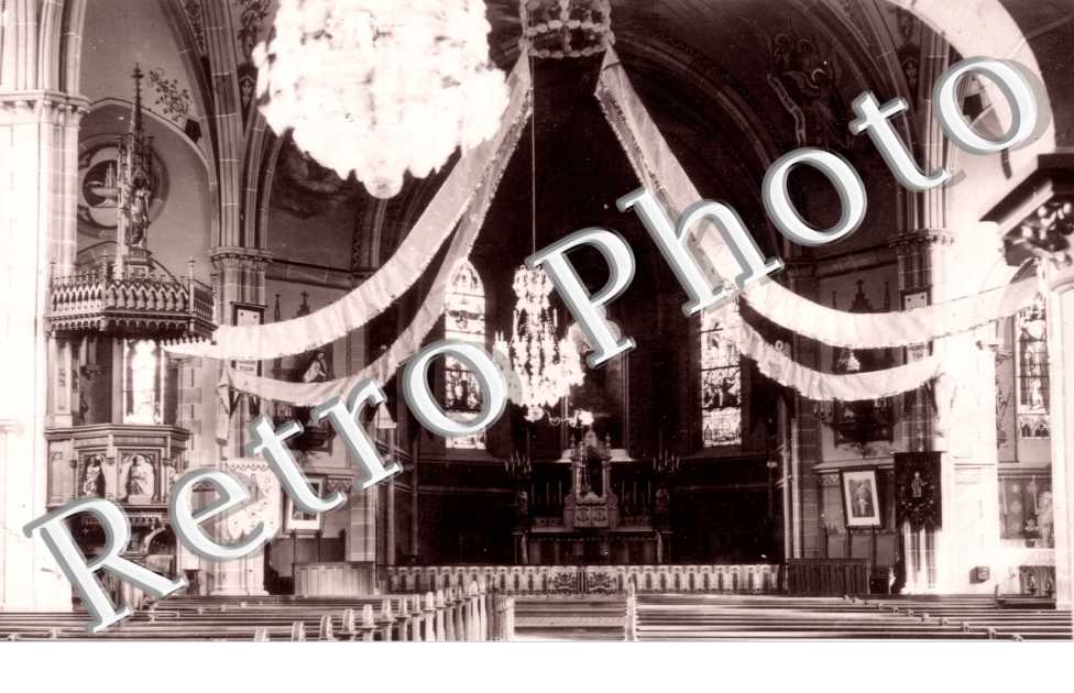 il semblerait que ce ne soit pas l&#039;interieur de l&#039;eglise de Hundling
pas d&#039;info supplementaire