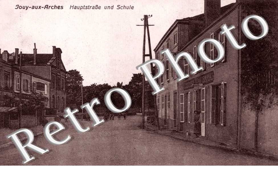 Haupstrasse und Schule