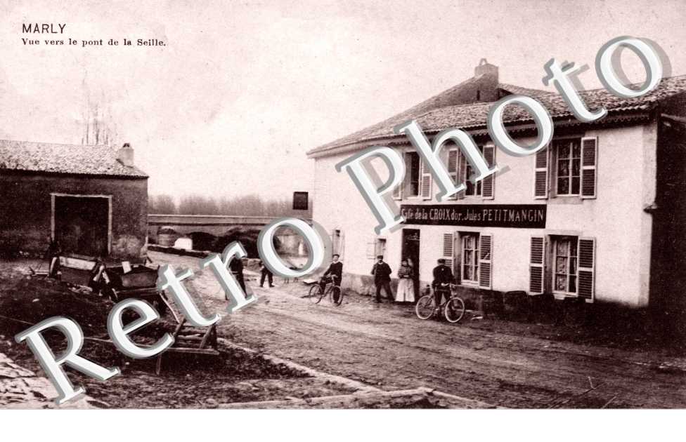 - vue vers le pont de la Seille (cafe de la croix d&#039;or Jules Petitmangin)