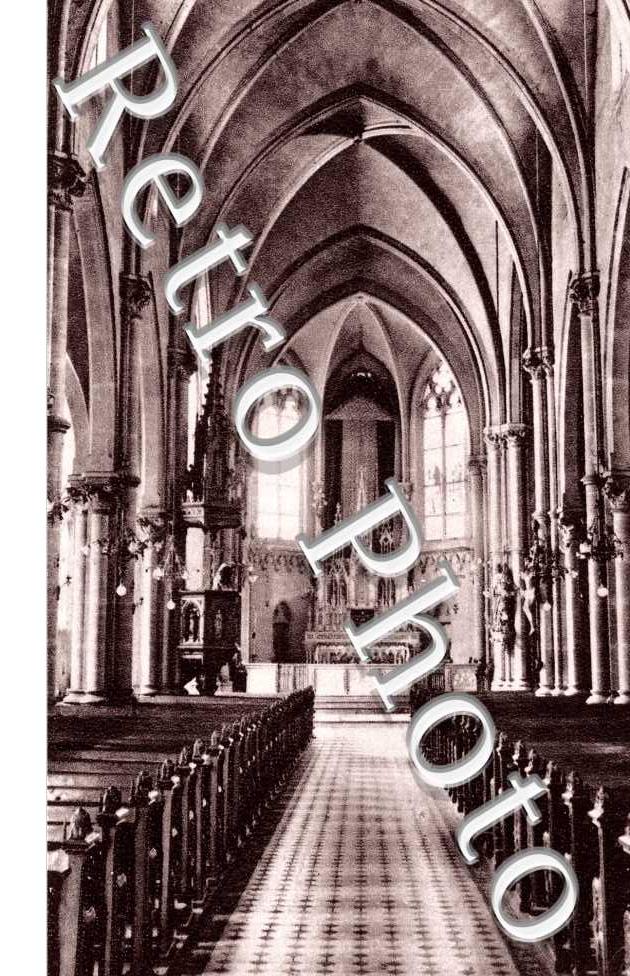 interieur de l'eglise