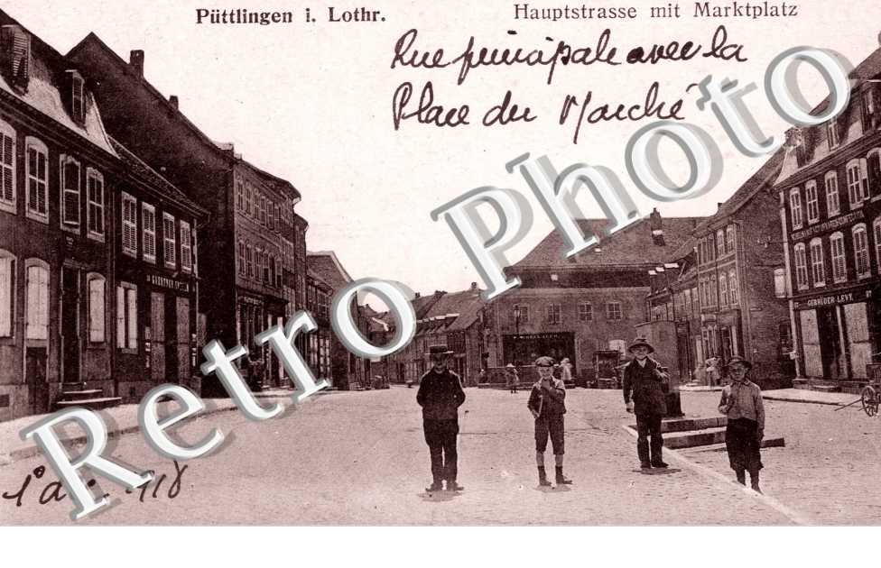 Hauptstrasse mit Marktplatz