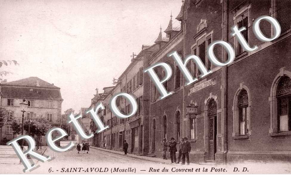 Rue du Couvent et la Poste