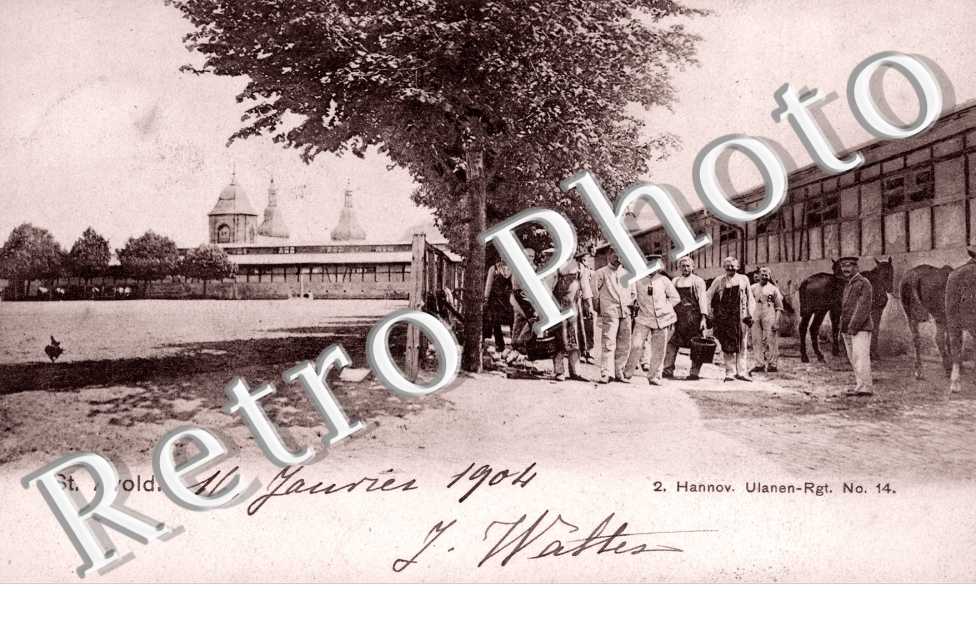 Un goupe d'Hommes pris en photos