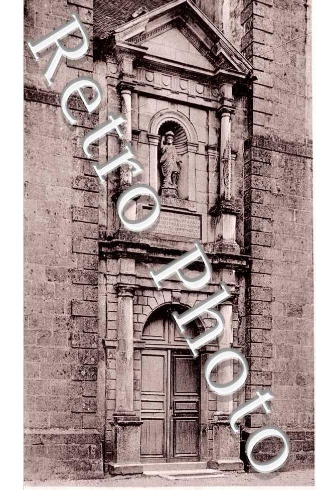 Beliebter Vogesen-Luftkurort, Portal der Kirche