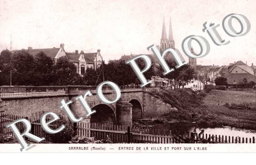 Entree de la Ville et Pont sur l&#039;Albe
