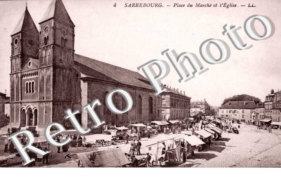 place du marche et l&#039;eglise