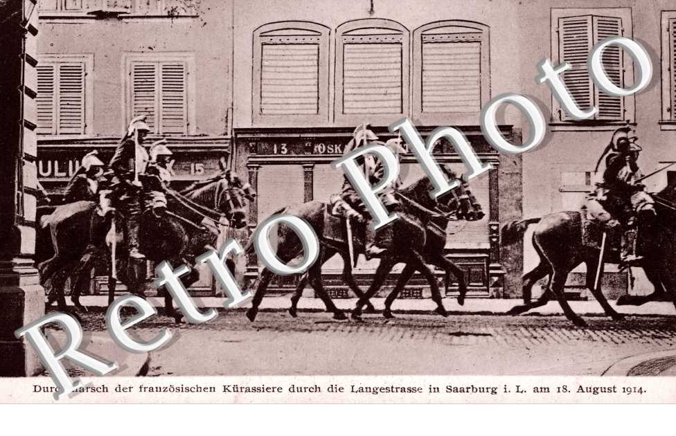 Durchmarsch der Franzosischen durch die Langestrasse in Saarburg am 18 august 1914