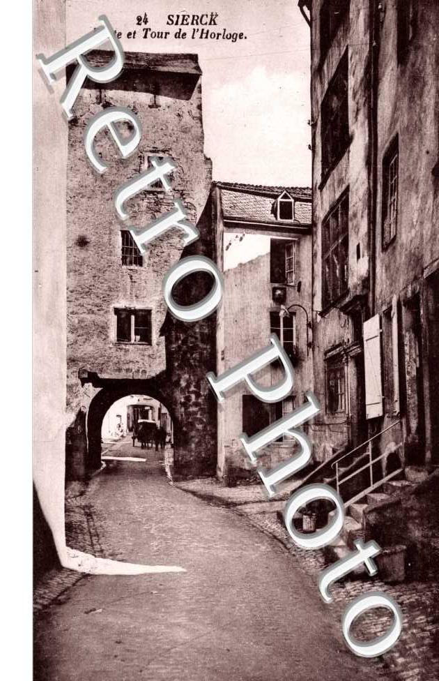 porte et our de l&#039;horloge