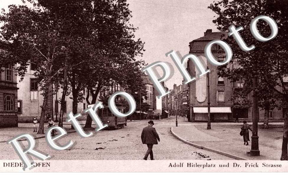 Adolf Hitlerplatz un Dr. Frick Strasse