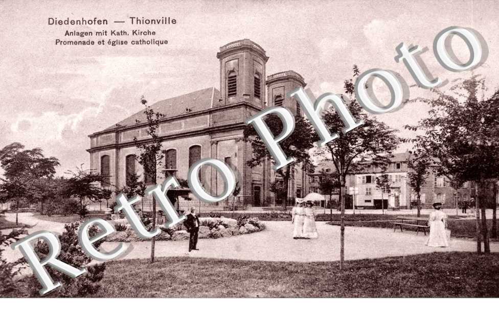 Promenade et église catholique