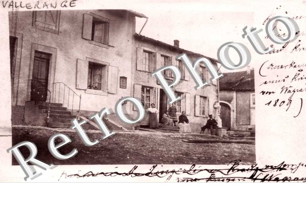 Une rue - Epicerie