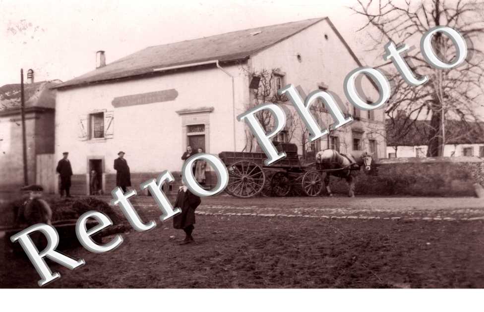 Une Maison et charette à Cheval