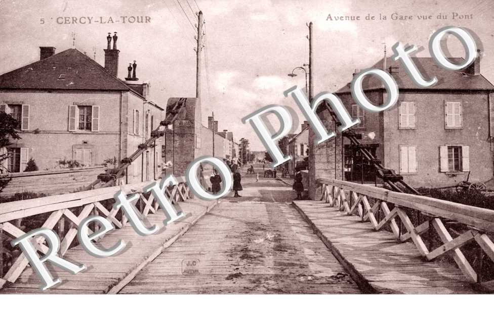 avenue de la Gare vue du pont