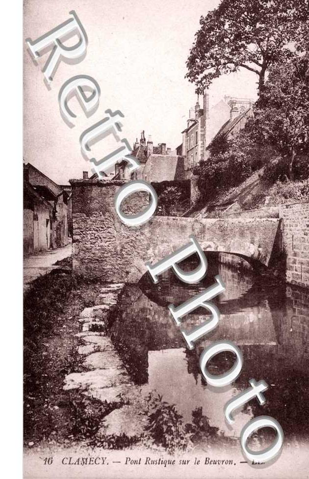 Pont rustique sur le Beuvron