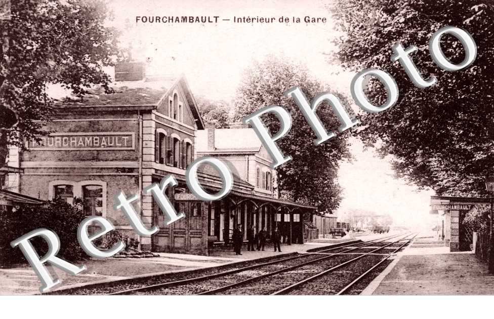 finterieur de la gare
