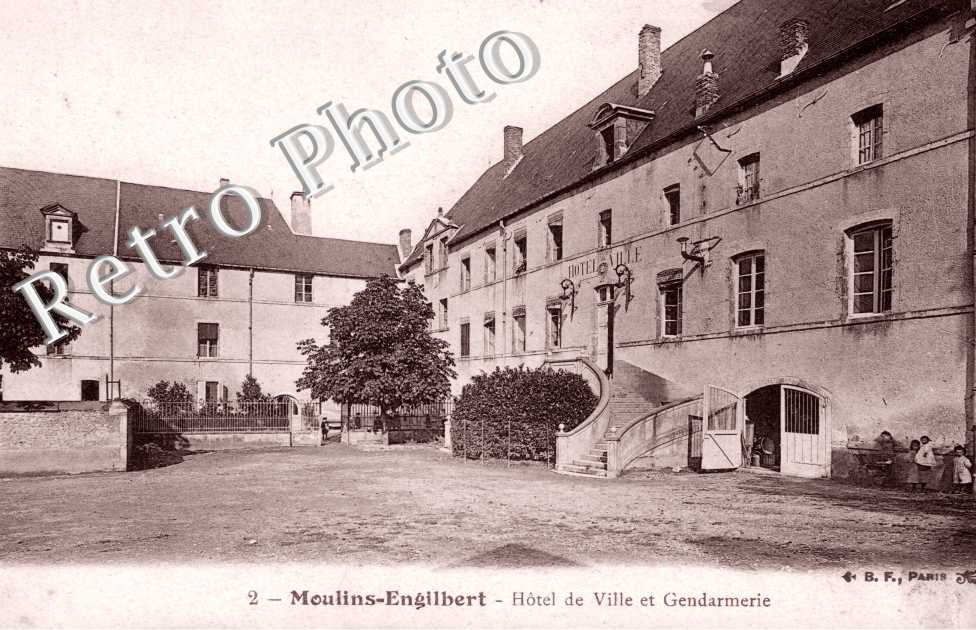 Hotel de Ville et Gendarmerie