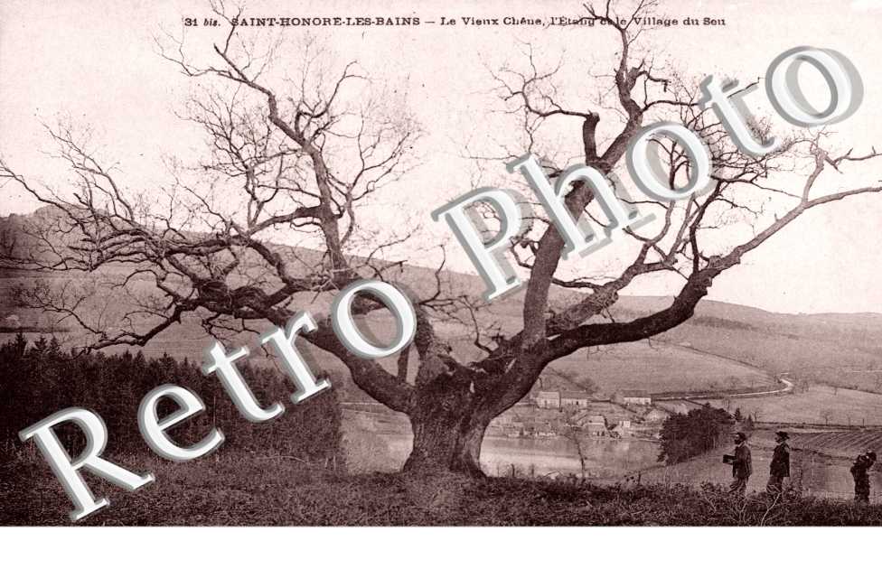 Le Vieux Chene, Etang et Village du Seu