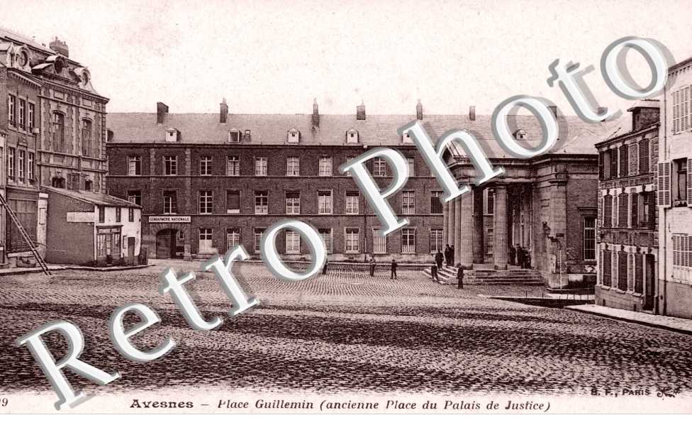 Place Guillemin (ancienne Place du Palais de Justice)