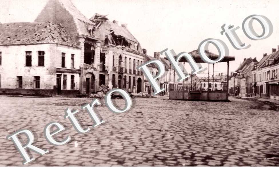 ruines - la place et le Kiosque