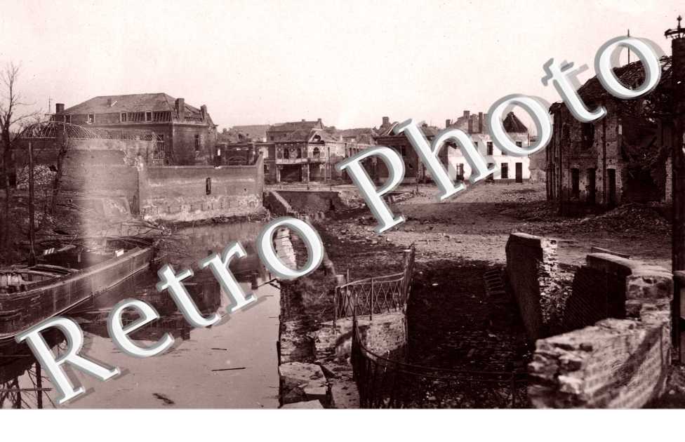 ruines - Pres du canal