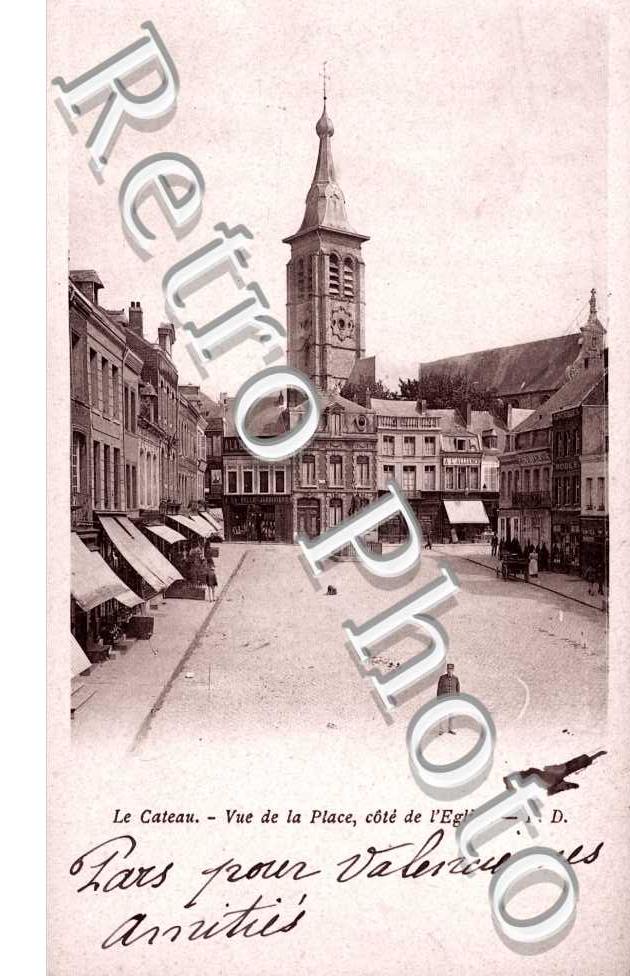 vue de la place, cote de l'eglise
