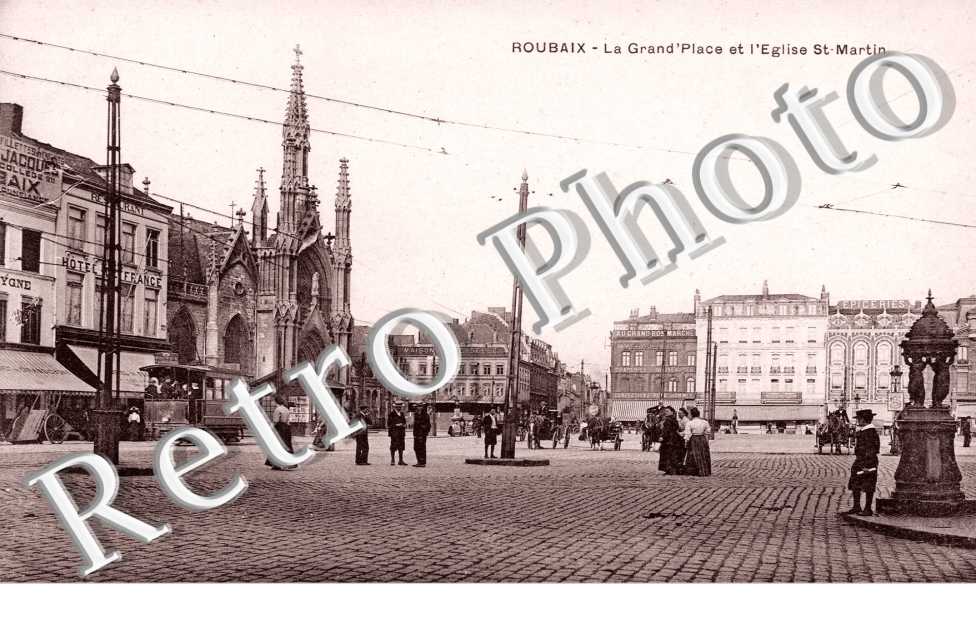 La Grand&#039;Place et l&#039;Eglise St Martin